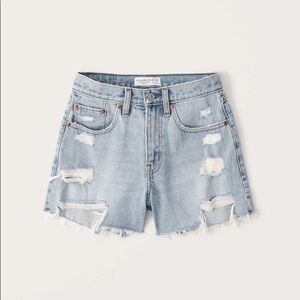 Abercrombie Mid Rise Curve Love Boyfriend Shorts